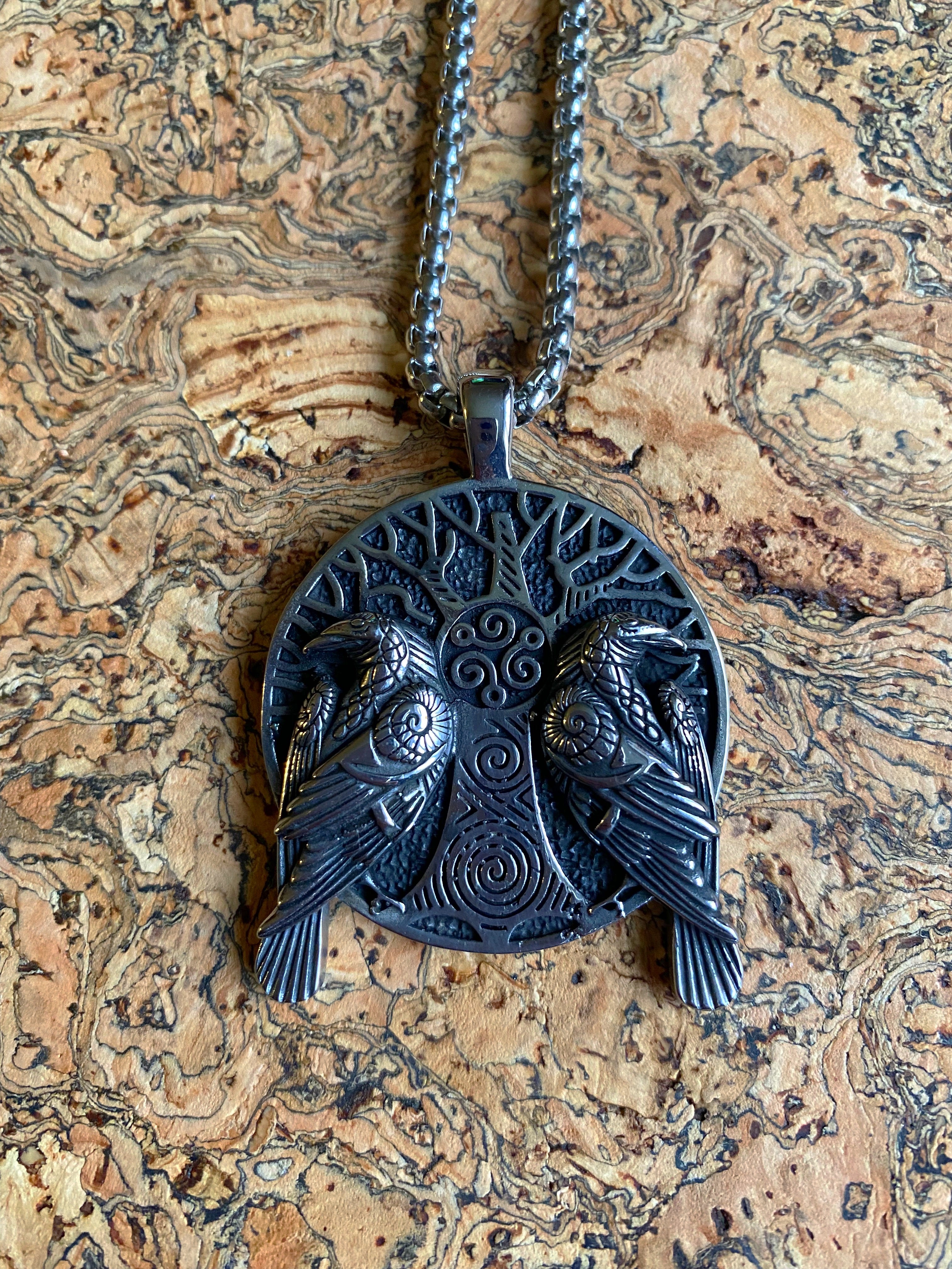 Premium Viking Neckalce - Huggin and Munnin