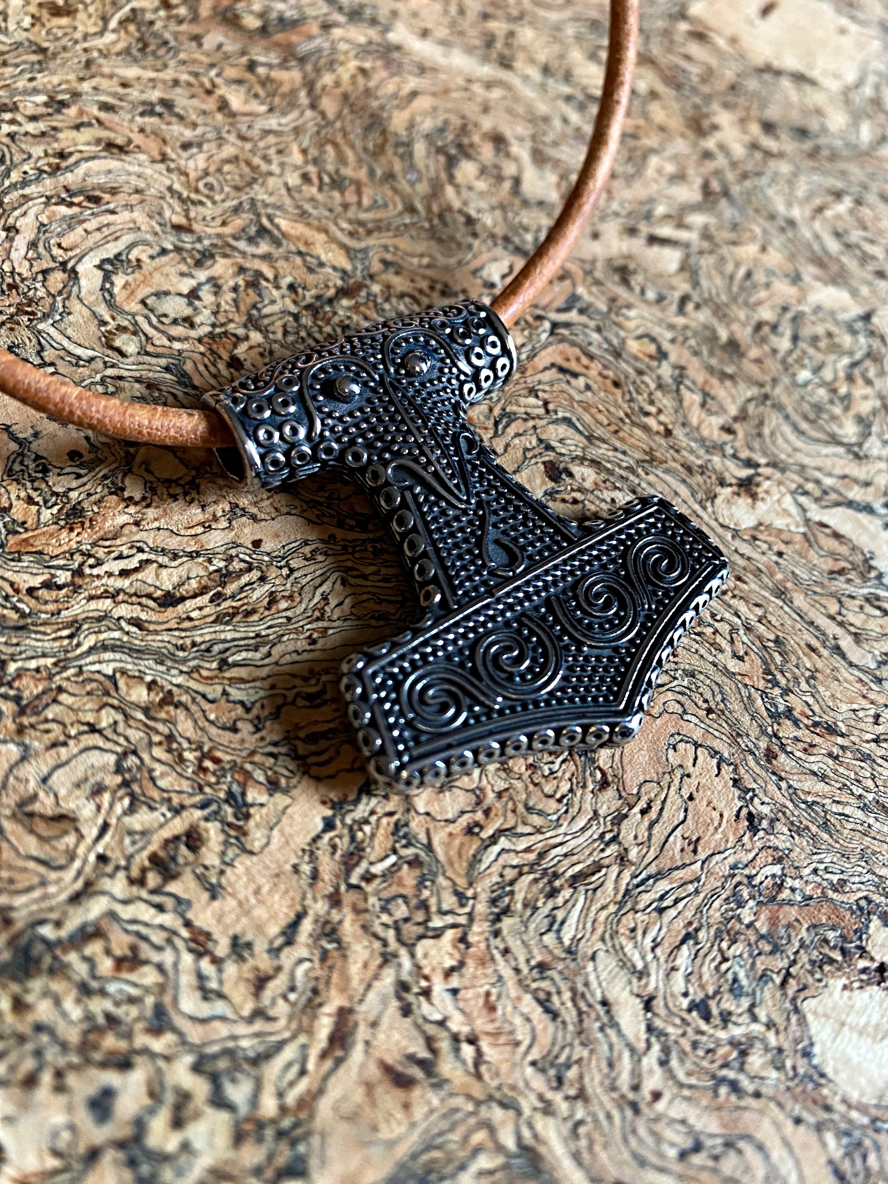 Premium Corvo Hammer Viking Necklace