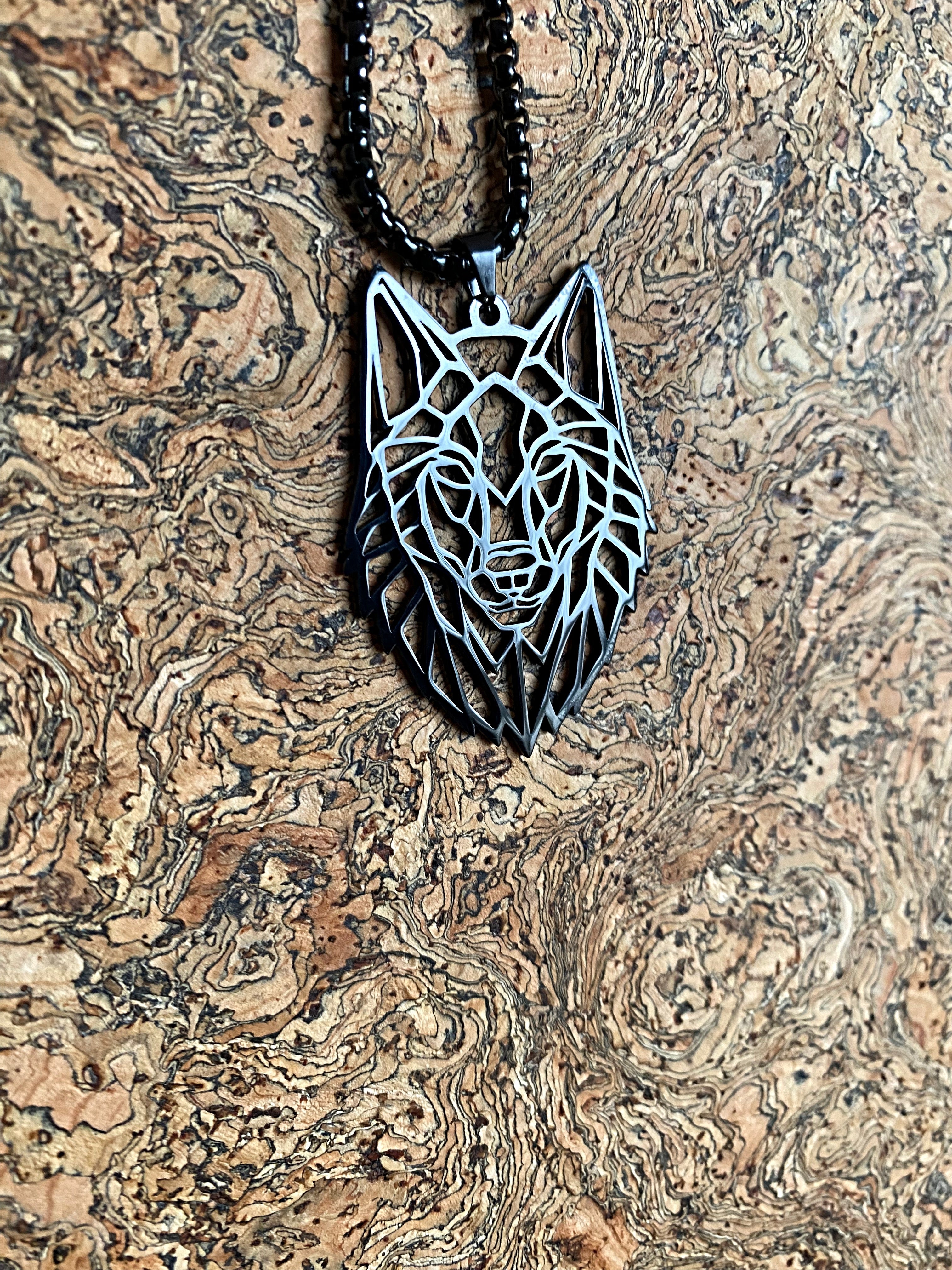 Viking Necklace - Raven Etched Wolf