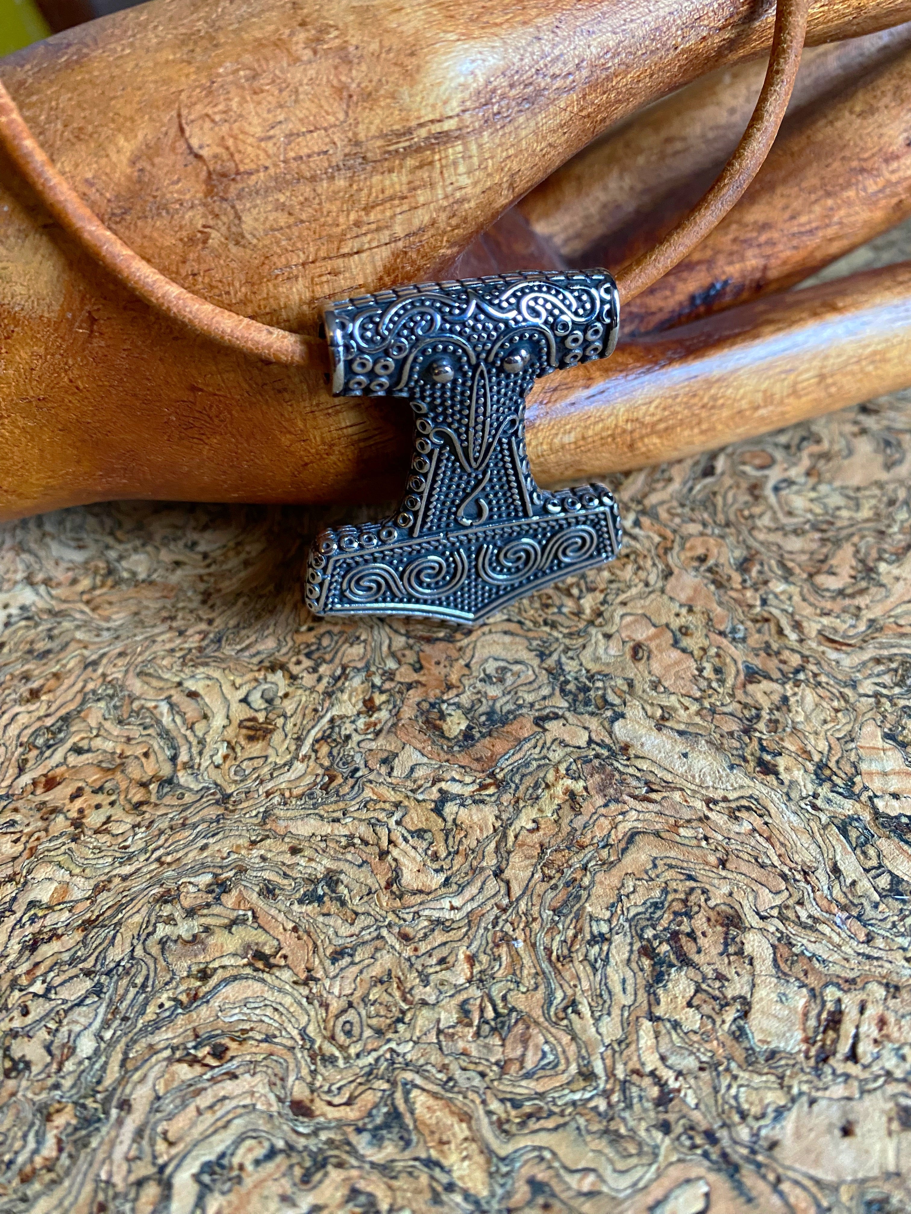 Premium Corvo Hammer Viking Necklace