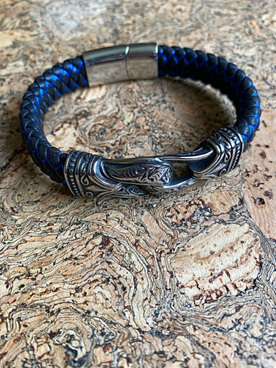 The Nordic Seafarer’s Knott Viking Bracelet
