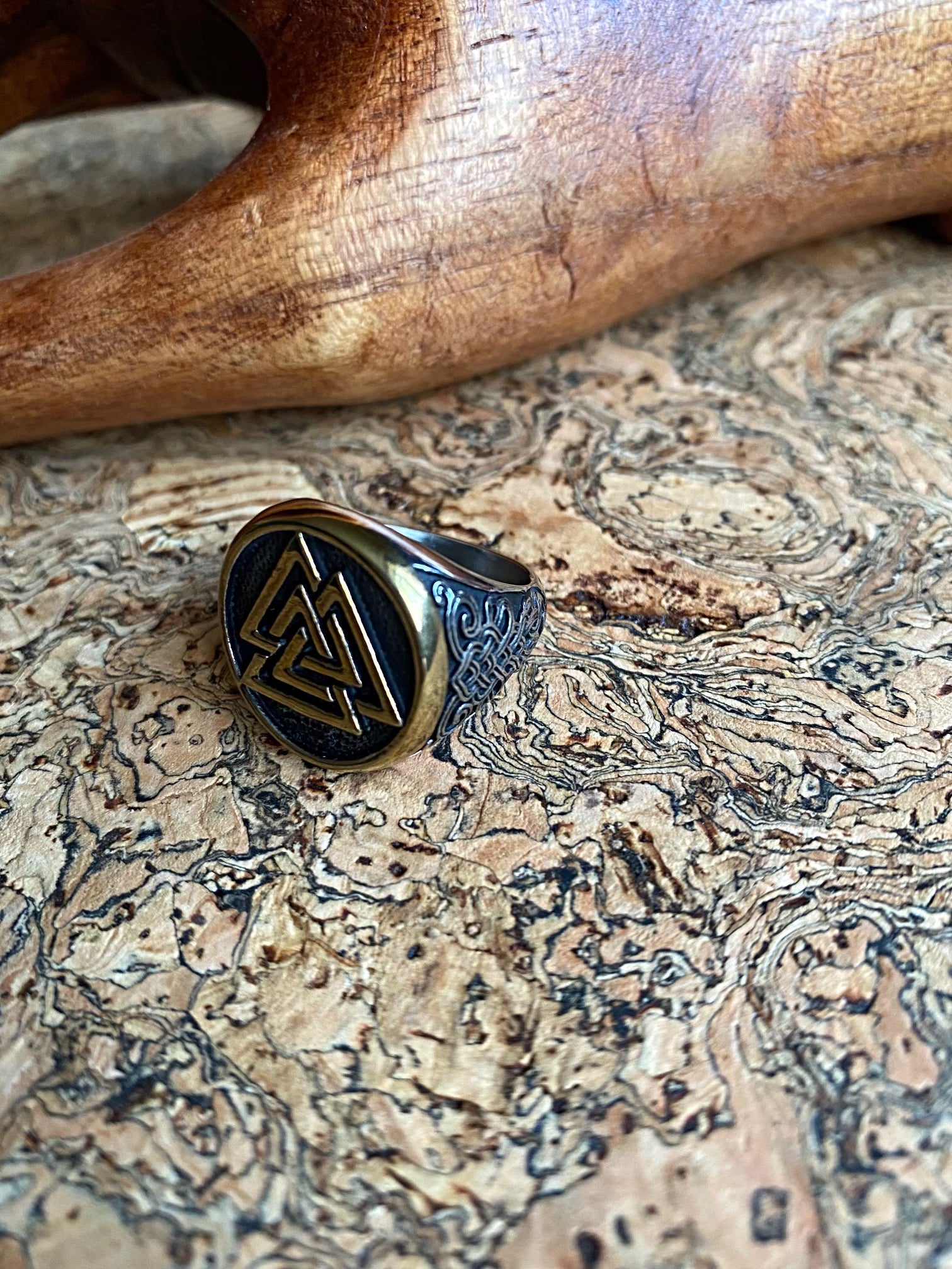 Viking Ring - Golden Valknut