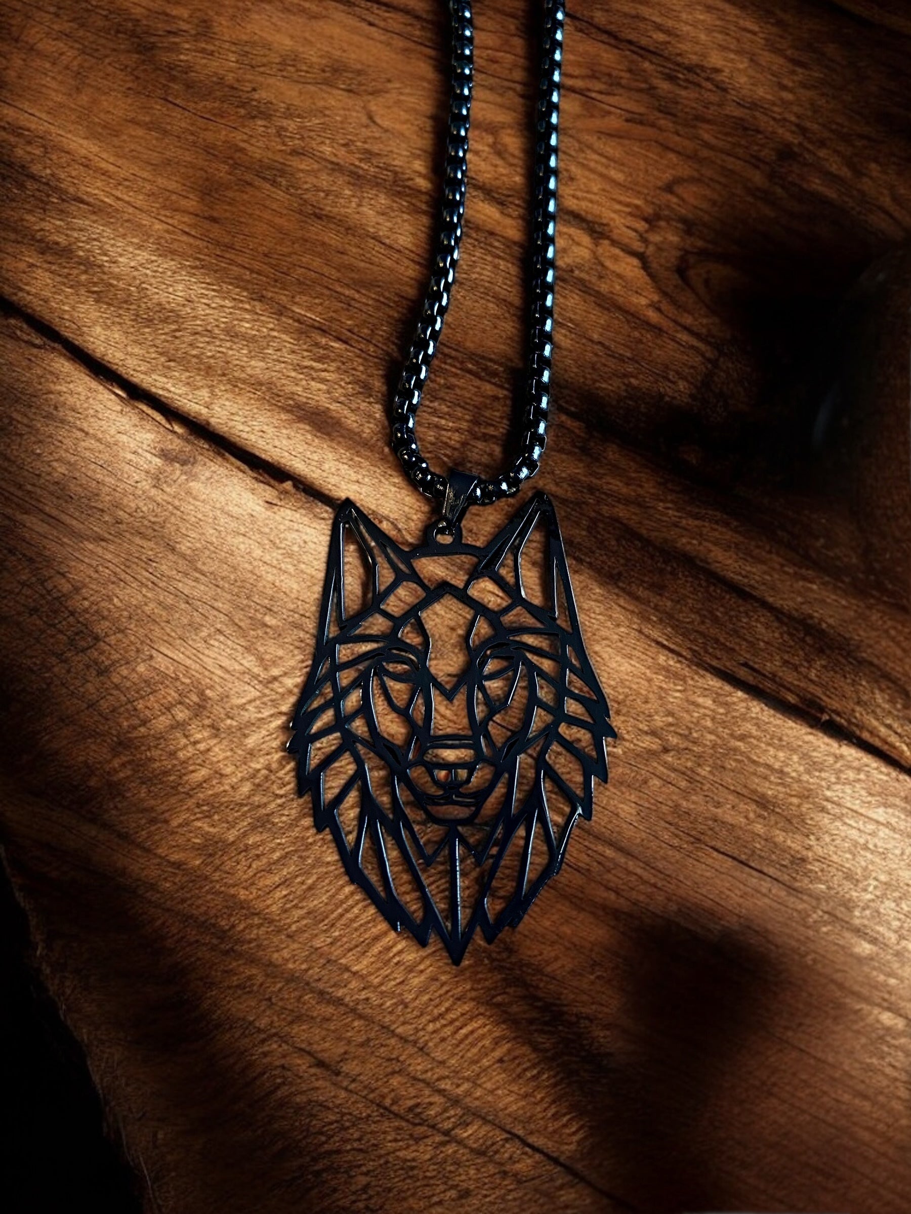 Viking Necklace - Raven Etched Wolf