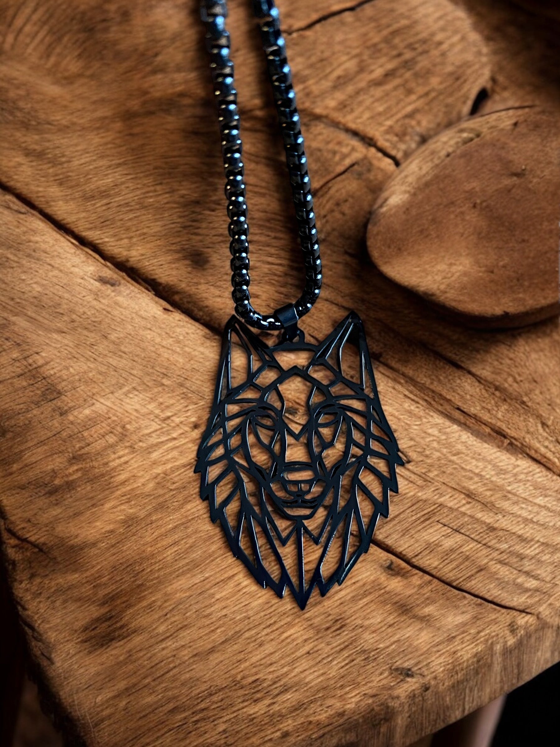Viking Necklace - Raven Etched Wolf