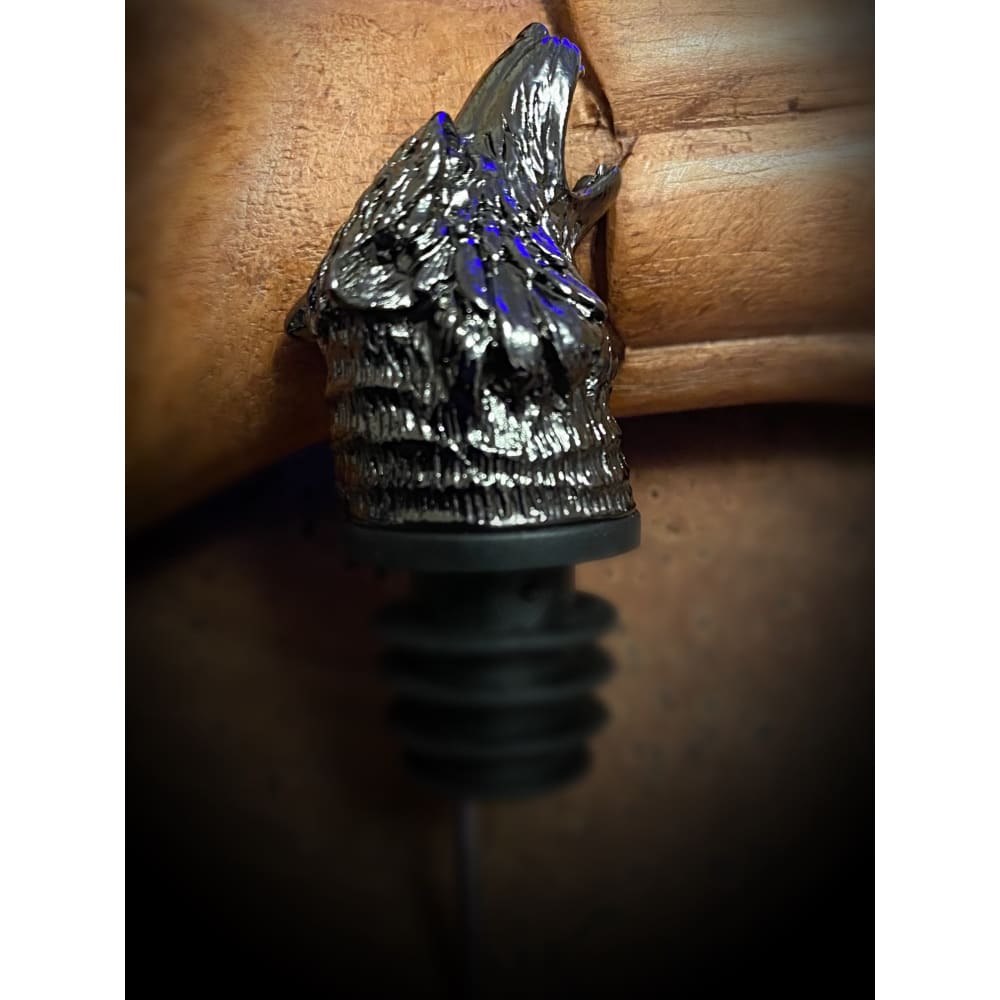 Premium Heavy Wolf Wine Stopper And Pourer