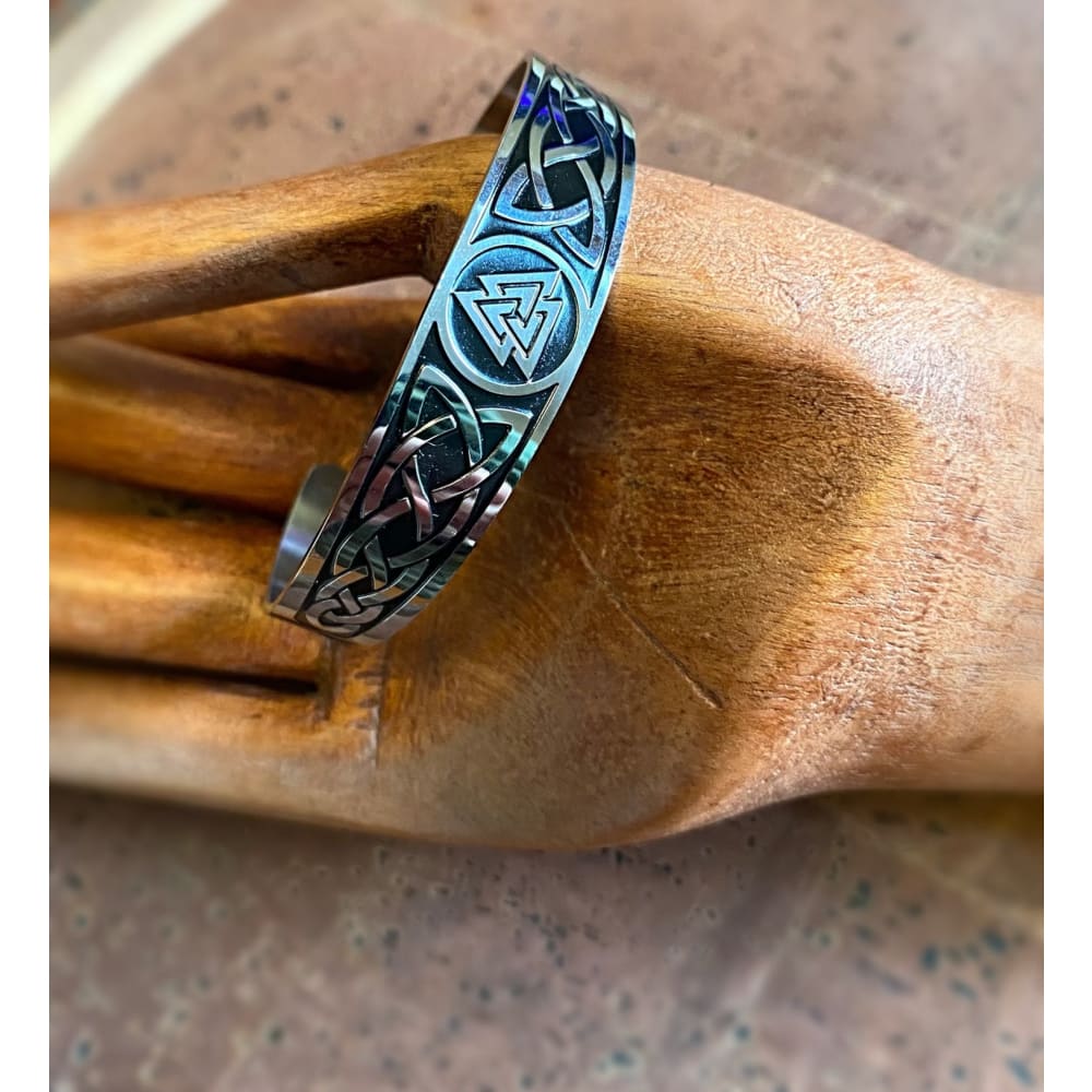 Viking Arm Ring - Knotted Valknut