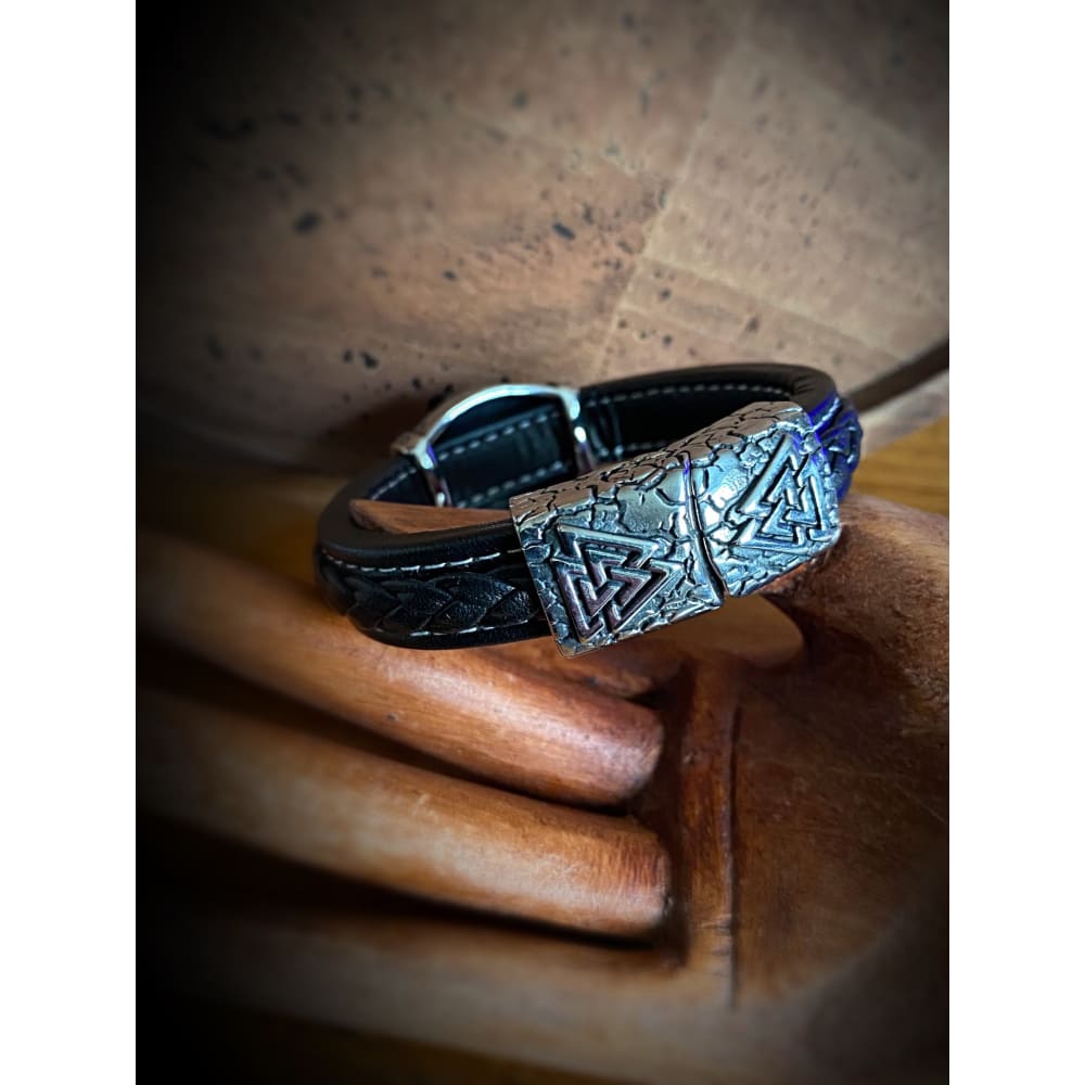Viking Leather Bracelet - Vegvisir Runes