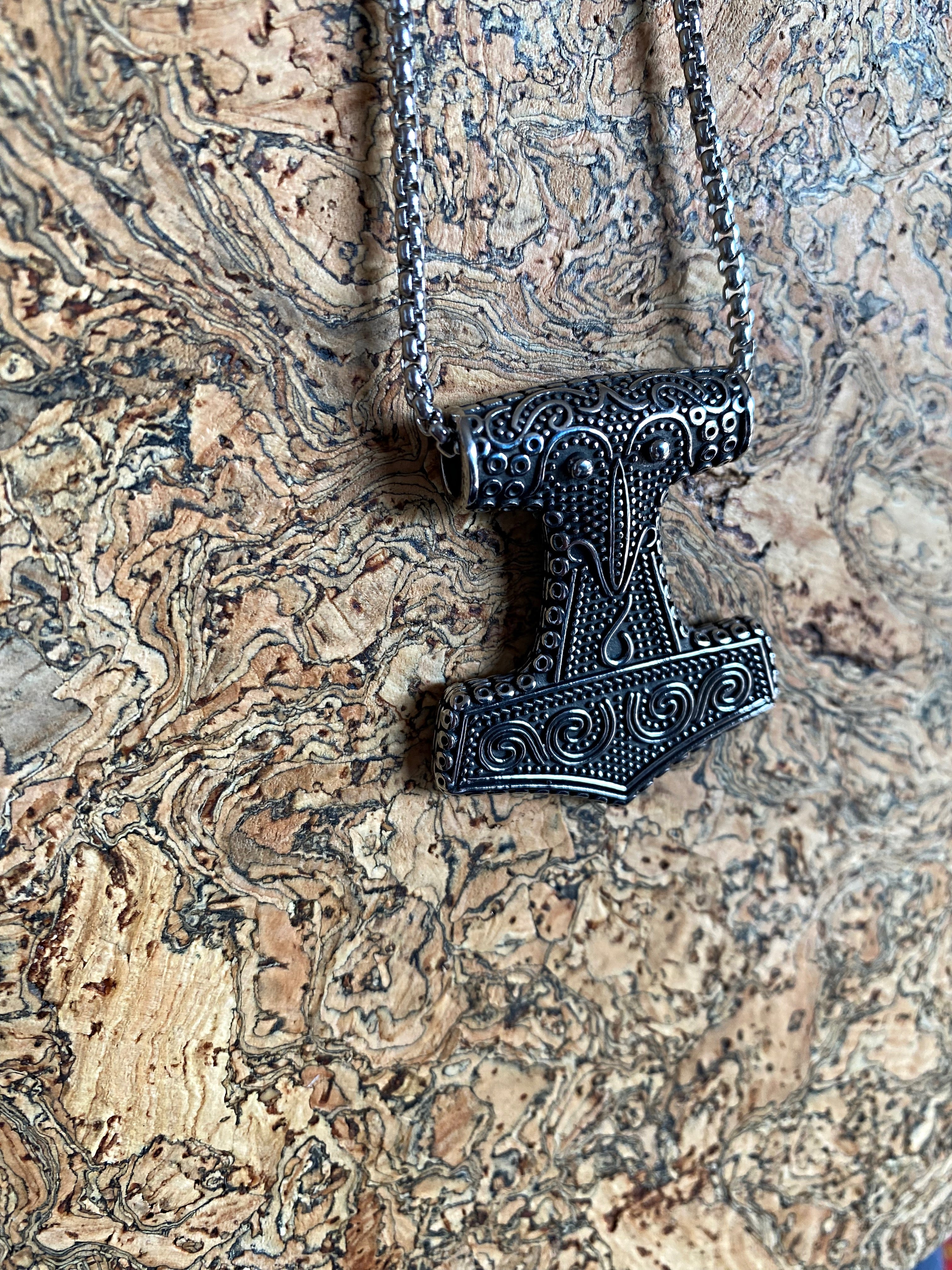 Premium Corvo Hammer Viking Necklace
