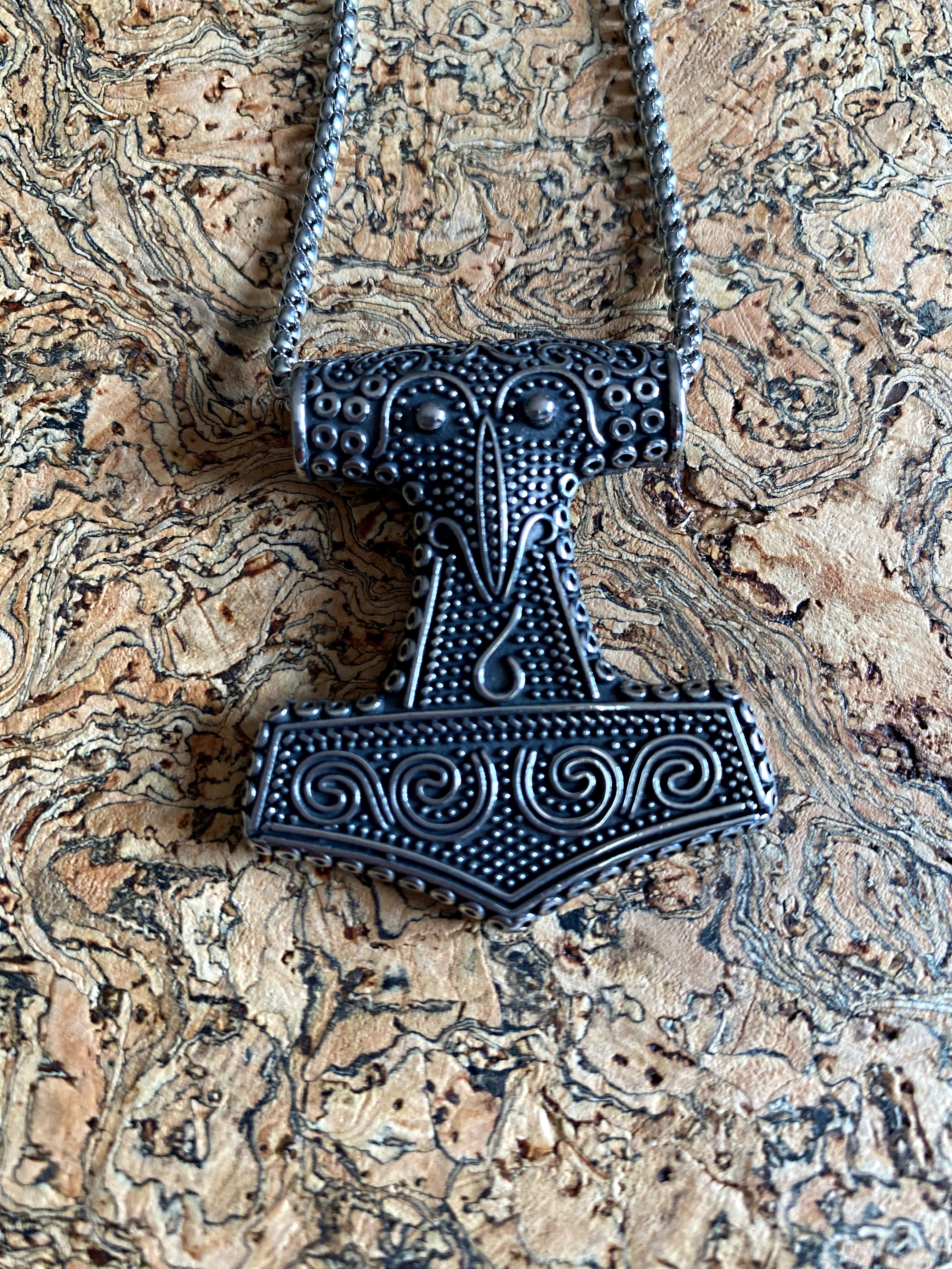 Premium Corvo Hammer Viking Necklace