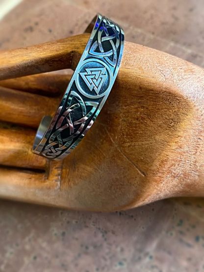 Viking Arm Ring - Knotted Valknut